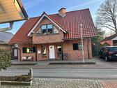 Foto - Großzügiges Einfamilienhaus mit großer Garage Stadtflur
