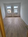 Foto - Erstbezug nach Komplettsanierung – 2-Raum-Wohnung im Dachgeschoss, Balkon