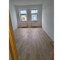 Erstbezug nach Komplettsanierung – 2-Raum-Wohnung im Dachgeschoss, Balkon - Halle (Saale) Damaschkestraße