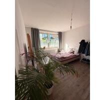 Helle und großzügig geschnittene 1-Zimmer-Wohnung in Kiel