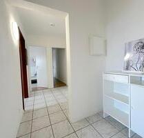 Charmante 3er-Wohngemeinschaft mit Balkon in Frankfurt am Main