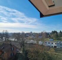 Stilvolle, 2,5-Raum-DG-Wohnung mit EBK in Gießen