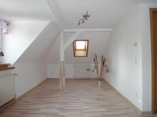 Foto - Neu renovierte Dachgeschosswohnung mit Einbauküche