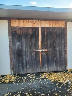 Foto - Halle für KFZ oder Wohnwagen Hausmeister usw