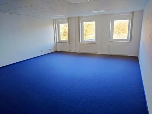 Foto - Büroräume im Zentrum von Aue mit eigenen Parkplätzen an Eingang