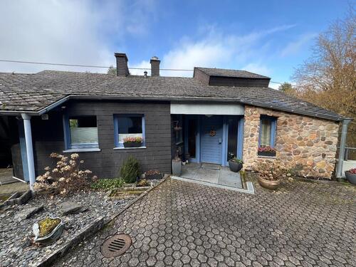 Foto - Haus mit Garten zu vermieten - 1.200,00&nbsp;EUR Kaltmiete, ca.&nbsp; 195,00&nbsp;m&sup2;