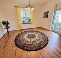 Erstbezug nach Renovierung Wohnung mit Balkon und Einbauküche - Gersdorf