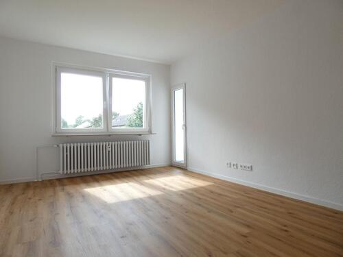 Foto - **Top aufgeteilte 3-Raum-Wohnung mit Balkon - Erstbezug nach Sanierung!**