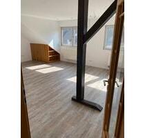 Sanierte 2 Zimmer Dachgeschoss Wohnung zu vermieten - Titz