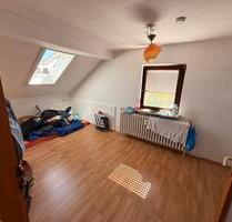 2 Zimmer Dachgeschosswohnung 46qm zu vermieten in Brendlorenzen - Bad Neustadt an der Saale