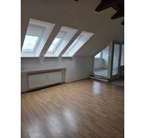 Charmante 3-Zimmer-Dachgeschosswohnung mit Wintergarten! - Hemhofen