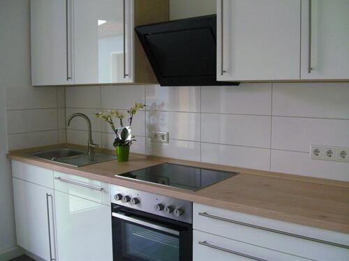 Foto - 3-Zimmer-Wohnung 74 m² mit neuwertiger Einbauküche, Bad, Balkon