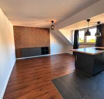 Provisionsfrei von privat: 3-Zimmer-Dachgeschosswohnung mit Balko - Berlin Spandau