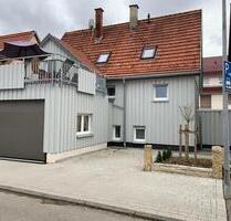 Kernsaniertes Mehrgenerationenhaus im Stadtzentrum zu vermieten - Münsingen