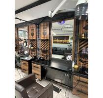Barbershop 5 Plätze Tische und Regale und Spiegel - Tastrup