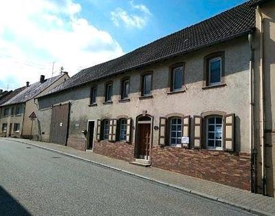 Foto - großes Haus zu vermieten - 1.300,00&nbsp;EUR Kaltmiete, ca.&nbsp; 213,00&nbsp;m&sup2;