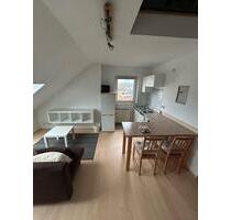 Helle, vollmöblierte Maisonette-Wohnung in Kassel Oberzwehren