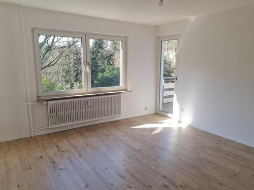 Foto - Renovierte 3-Zimmer-Wohnung im 1. Obergeschoss mit Balkon zu vermieten!