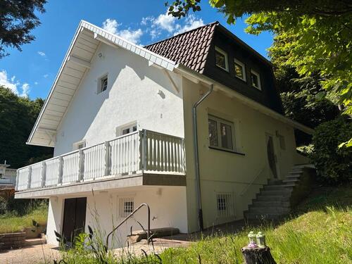 Foto - Freistehendes Einfamilienhaus, EFH mit großem Grundstück