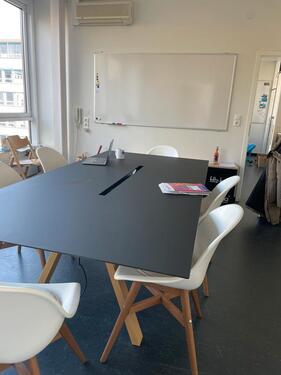 Foto - Coworking Space mit Anschrift Briefkasten und PostWeiterleitung