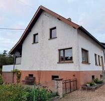 charmantes Zweifamilienhaus in Nonnweiler Kastel