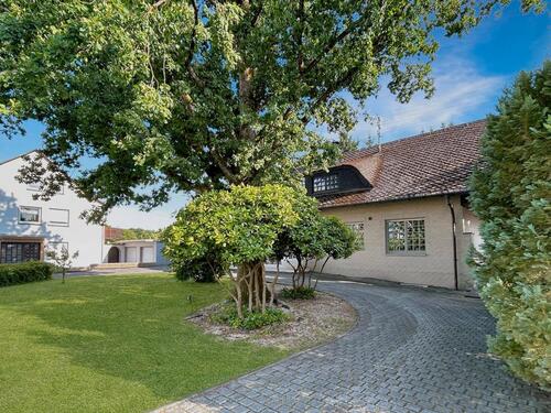 Foto - 12 Zimmer Einfamilienhaus zum Kaufen in Altenkirchen (Westerwald)