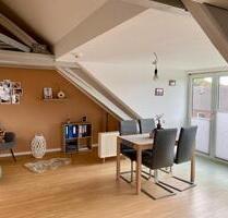 Gemütliche 2 Zi DG-Wohnung per 01.06. - Husum