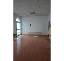 Laden zu vermieten - 250,00&nbsp;EUR Kaltmiete, ca.&nbsp; 70,00&nbsp;m&sup2; in Oelsnitz (Vogtland) (PLZ: 08606)