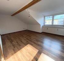 4 Zimmer DG-Wohnung - 950,00&nbsp;EUR Kaltmiete, ca.&nbsp; 84,00&nbsp;m&sup2; in Roth (PLZ: 91154)