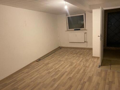 Foto - Kellerraum mit Fenster & separatem Eingang – Zentrale Lage