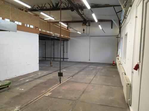 Foto - Werkstattfläche mit Büro - 3.995,00&nbsp;EUR Kaltmiete, ca.&nbsp; 10,12&nbsp;m&sup2;