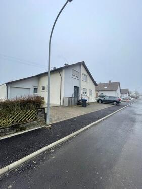 Foto - Attraktive 2,5-Zimmer-Dachgeschosswohnung mit Balkon & schöner Aussicht – sofort bezugsfrei