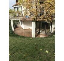 Helle Souterrain-Wohnung mit Terrasse & Gartenmitnutzung - Linden