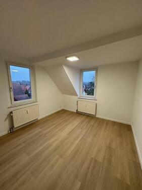 Foto - Erstbezug nach Sanierung! 2 Zimmer plus große Wohnküche, inkl. EBK und neuwertigem Bad!