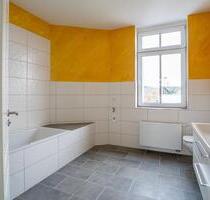 Liebevoll sanierte 3 - Raum Altbauwohnung im Zentrum mit Küche - Gera