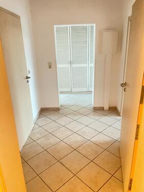 Foto - 2-R. Wohnung zu vermieten - Fahrstuhl, Hofnutzung, Carport