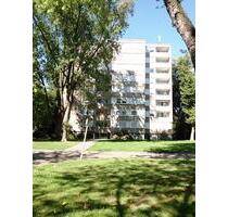 Bei VIVAWEST die Sonnenstrahlen auf dem eigenen Balkon genießen. - Essen Stadtbezirk V