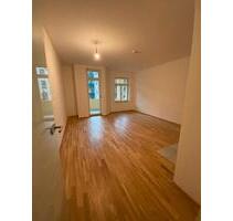 Modern sanierte 2,5 Zimmer Altbauwohnung mit Balkon! - Leipzig Ost