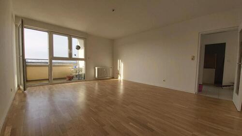 Foto - Wohnung 2,5 ZKBB mit PKW- Stellplatz