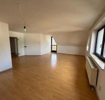 Besondere 3-R-DG-Wohnung mit Balkon in Nähe zu Mosel-Zwickau