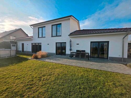 Foto - Großes Modernisiertes Einfamilienhaus