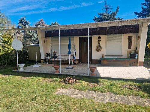 Foto - Garten mit Bungalow Pachtland - 4.599,00&nbsp;EUR Kaltmiete, ca.&nbsp; 0,00&nbsp;m&sup2;