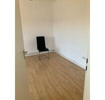 3 Zimmer Dachgeschoss Wohnung - 800,00 EUR Kaltmiete, ca. 58,00 m² in Osnabrück (PLZ: 49078) Hellern 3 Zimmer Dachgeschoss Wohnung - 800,00 EUR Kaltmiete, ca. 58,00 m² in Osnabrück (PLZ: 49078) Hellern