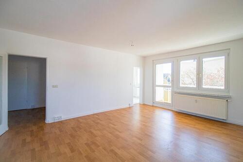 Foto - Helle Familienwohnung mit 68 qm + Loggia + PkW- Stellplatz!!!