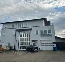 HELLE BÜROFLÄCHE (MÖBLIERT) - 950,00 EUR Kaltmiete, ca.  110,00 m² in Gundelsheim (PLZ: 74831)