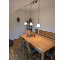 Helle 4-Zimmer-Wohnung mit Balkon, Garage und Keller in Ratingen