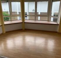 Attraktive 2-Zimmer-Wohnung mit Wintergarten und Balkon in Forth - Simmelsdorf