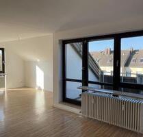 Schöne sonnige Penthouse 2,5-Zi-Whg. Nürnberg Thon nahe Zentrum