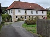 Foto - Alleinlage im Grünen bei Bayreuth. 6 Zimmer, DG ausbaubar.