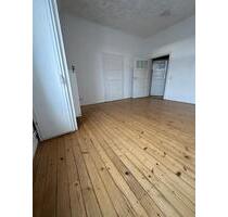 Zentrale renovierte 2-Zimmer-Wohnung mit großer Wohnküche - Hannover